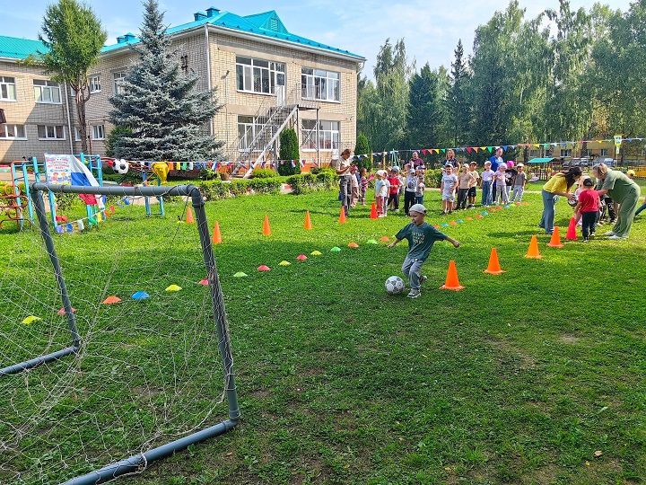 Футбол объединяет юных жителей Лаишевского района
