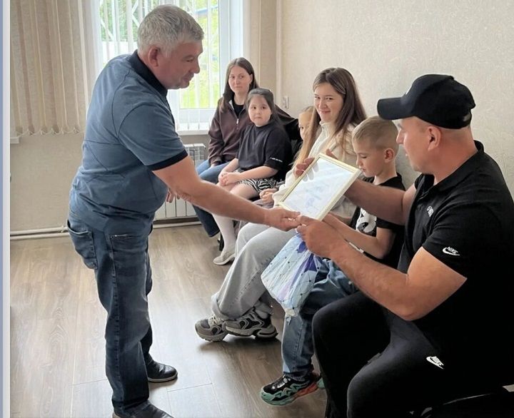 Лаишевские ветеринарные врачи помогли детям собраться в школу