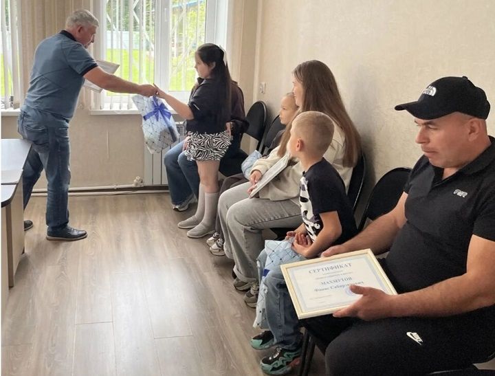 Лаишевские ветеринарные врачи помогли детям собраться в школу