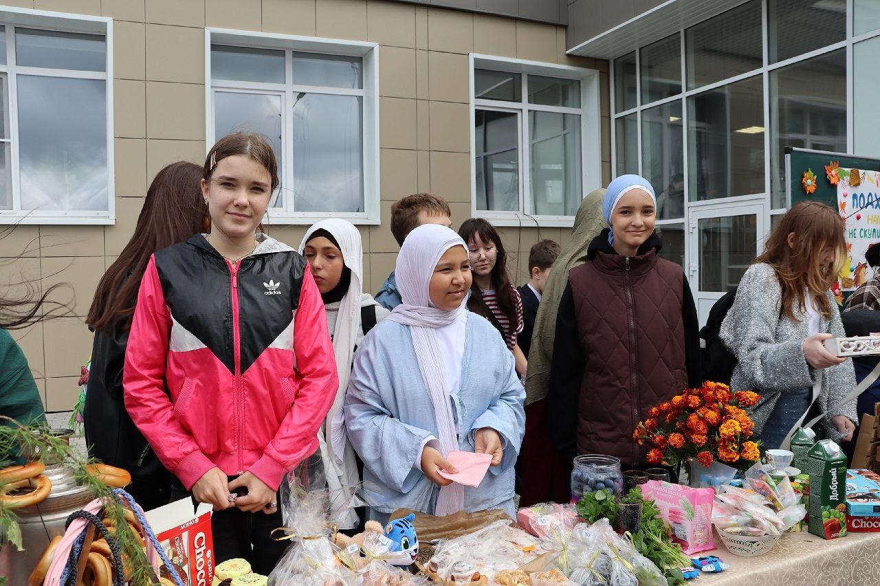 В Лаишевском районе провели ярмарку, которая согрела сердца