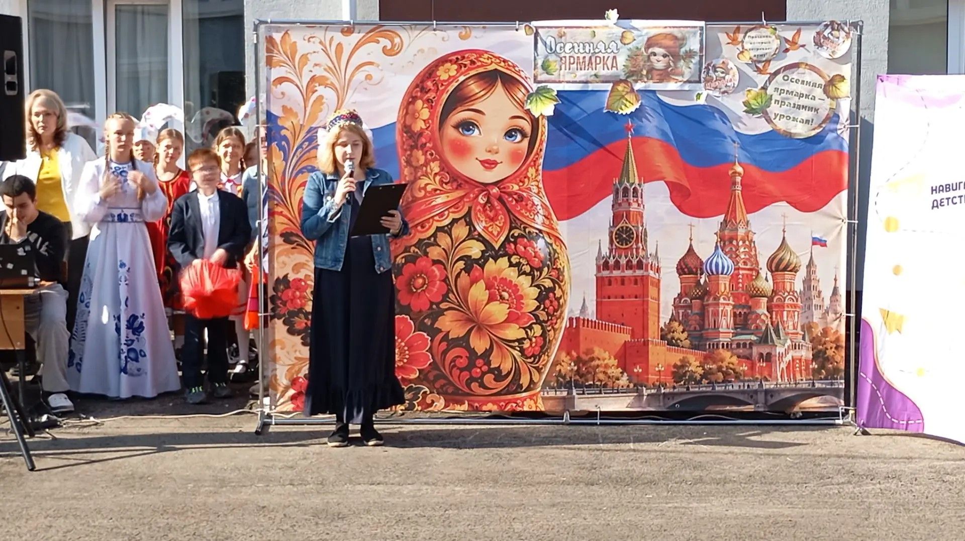Осенняя ярмарка в Лаишевской школе №2 превратилась в праздник единства и культуры