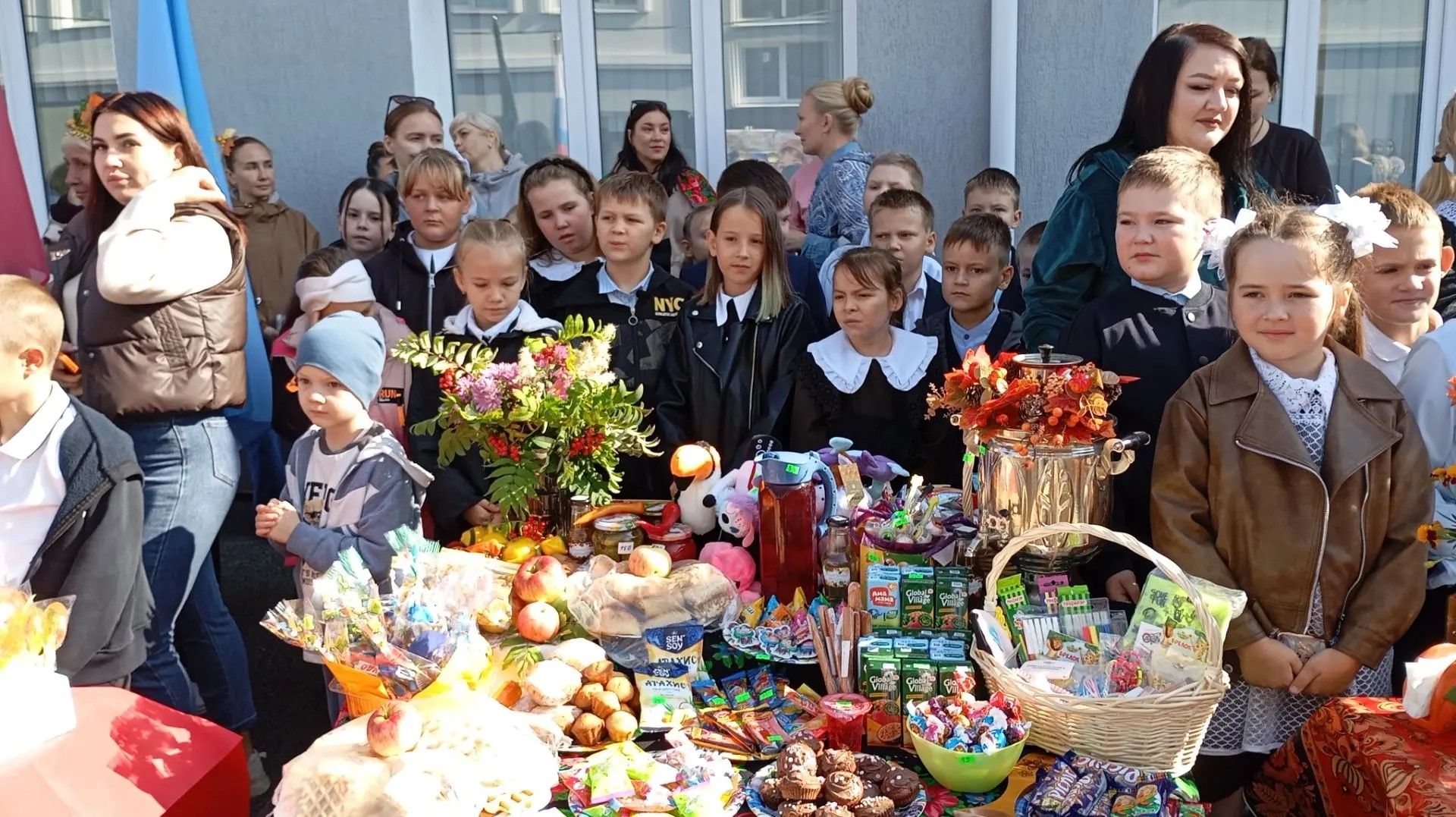 Осенняя ярмарка в Лаишевской школе №2 превратилась в праздник единства и культуры