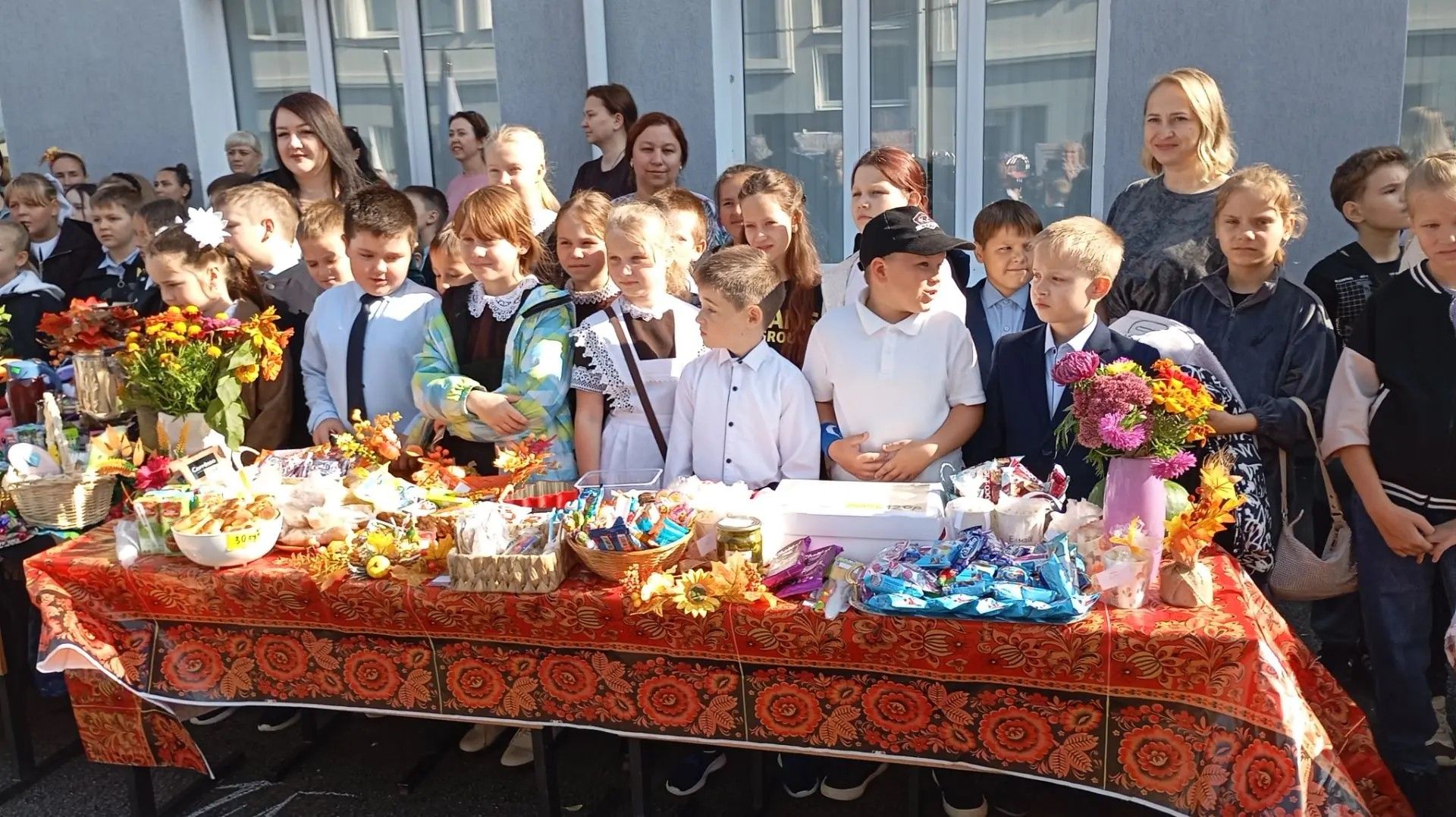 Осенняя ярмарка в Лаишевской школе №2 превратилась в праздник единства и культуры