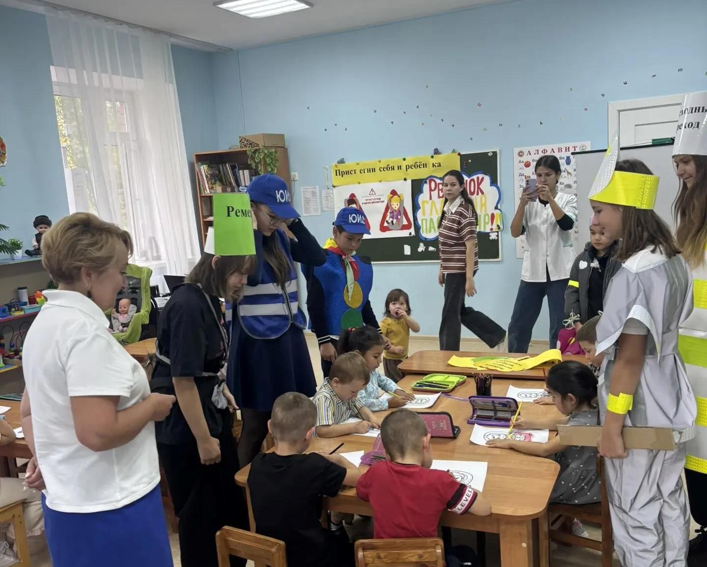 Юные инспекторы научили правилам безопасности воспитанников детского сада «Милэшкэй»