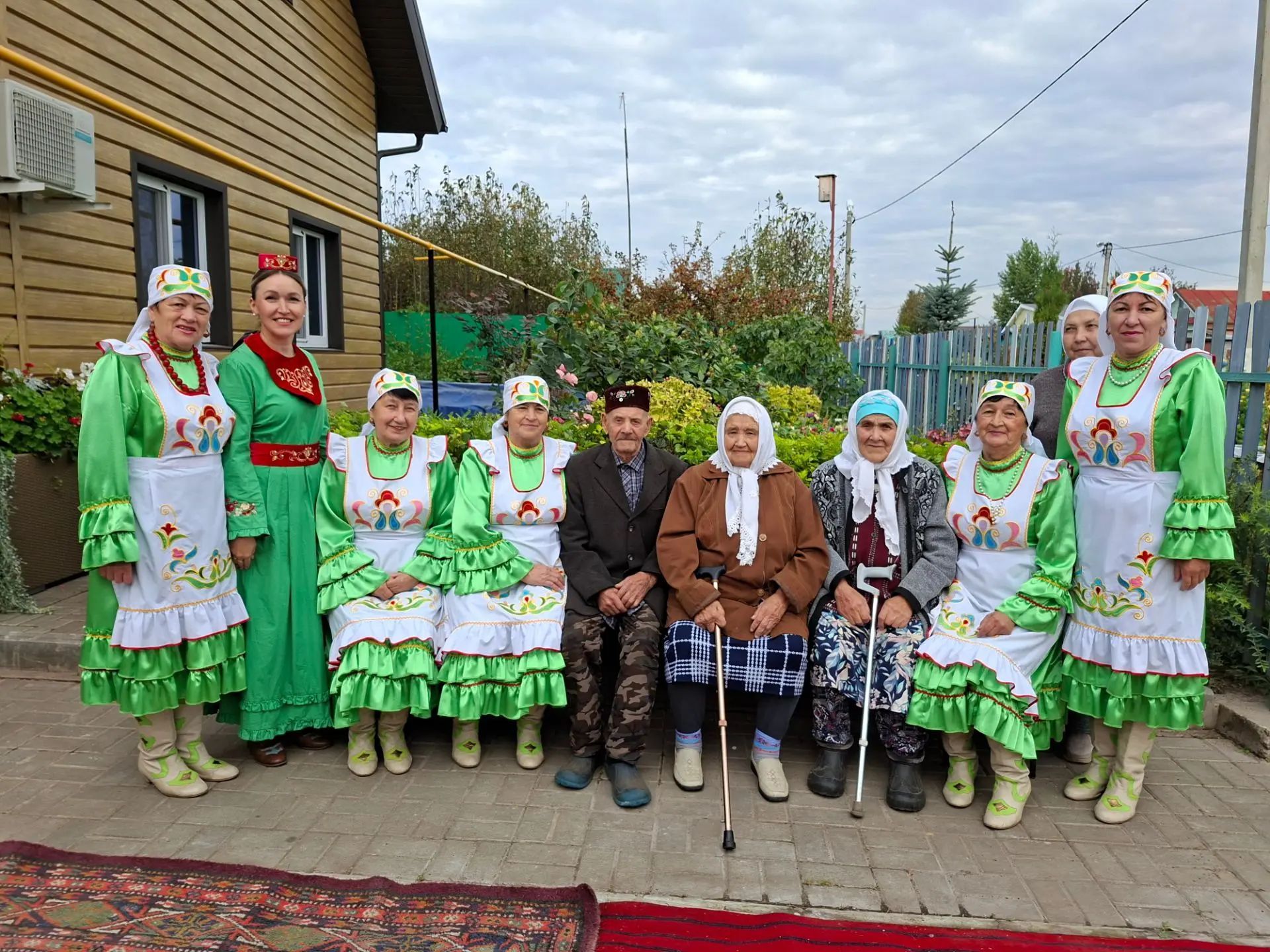 Атабайда бөек шәхес Асия Садыйковага мемориаль такта ачылды