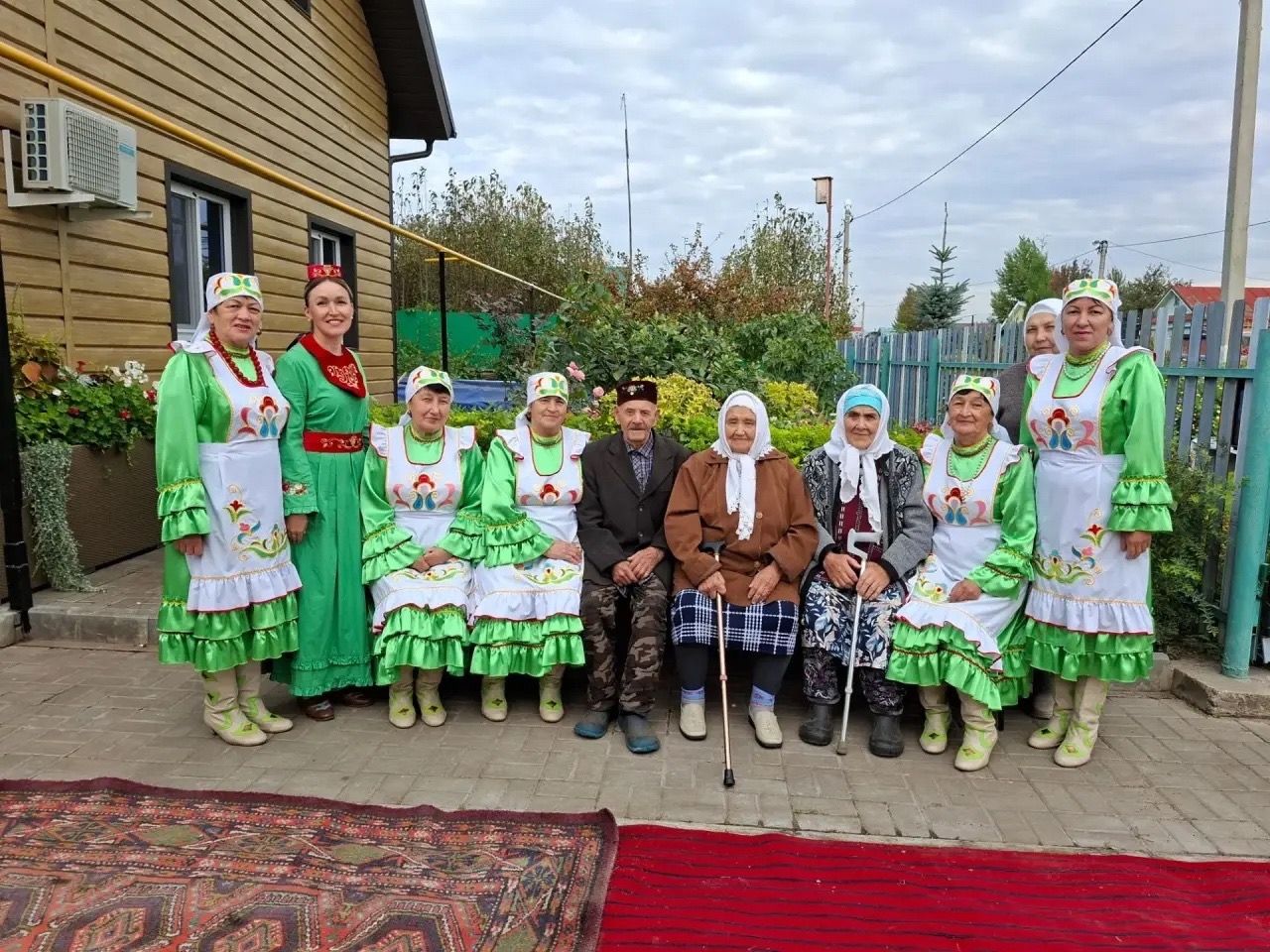 В Лаишевском районе открыли памятную доску в честь лучшей птичницы Татарстана