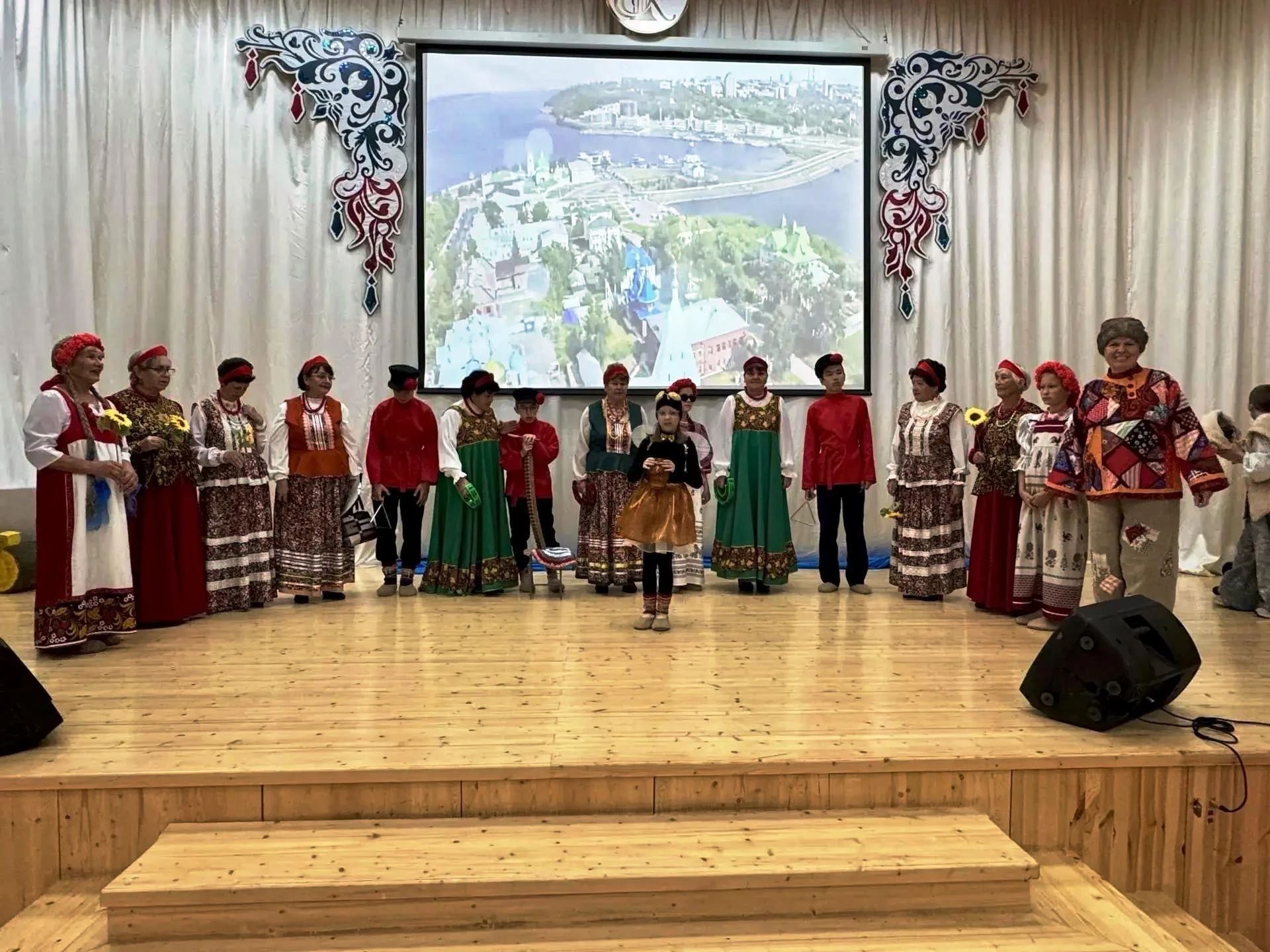 Лаеш артистлары «Мудрая река» бәйгесеннән җиңүләр һәм җылы хәйрия миссиясе белән кайтты