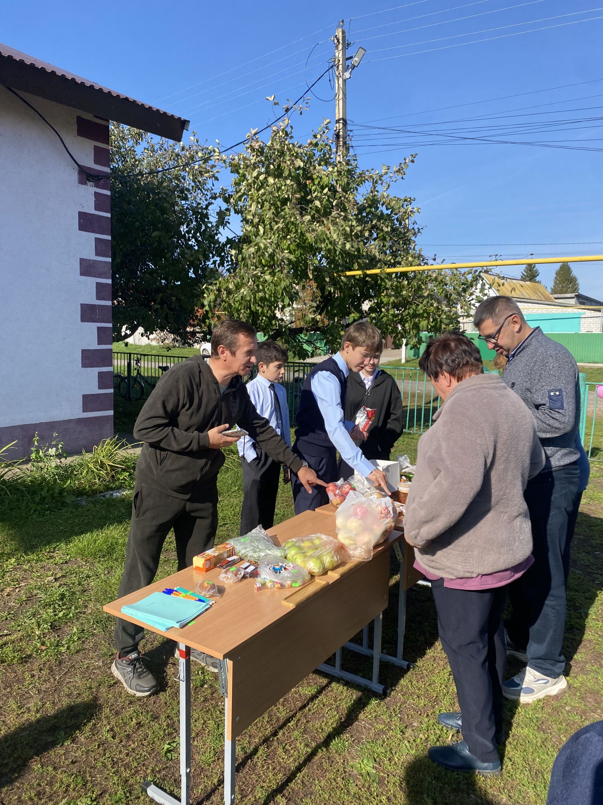 В Ташкирменской школе прошла Ярмарка Добра «Помощь СВОим»