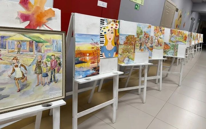 Новый учебный год в Лаишеве начался с выставки и концерта