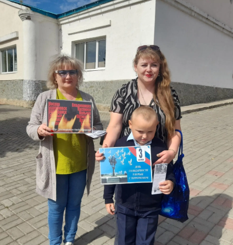 Лаишевская библиотека организовала уличную акцию в День солидарности борьбы с терроризмом