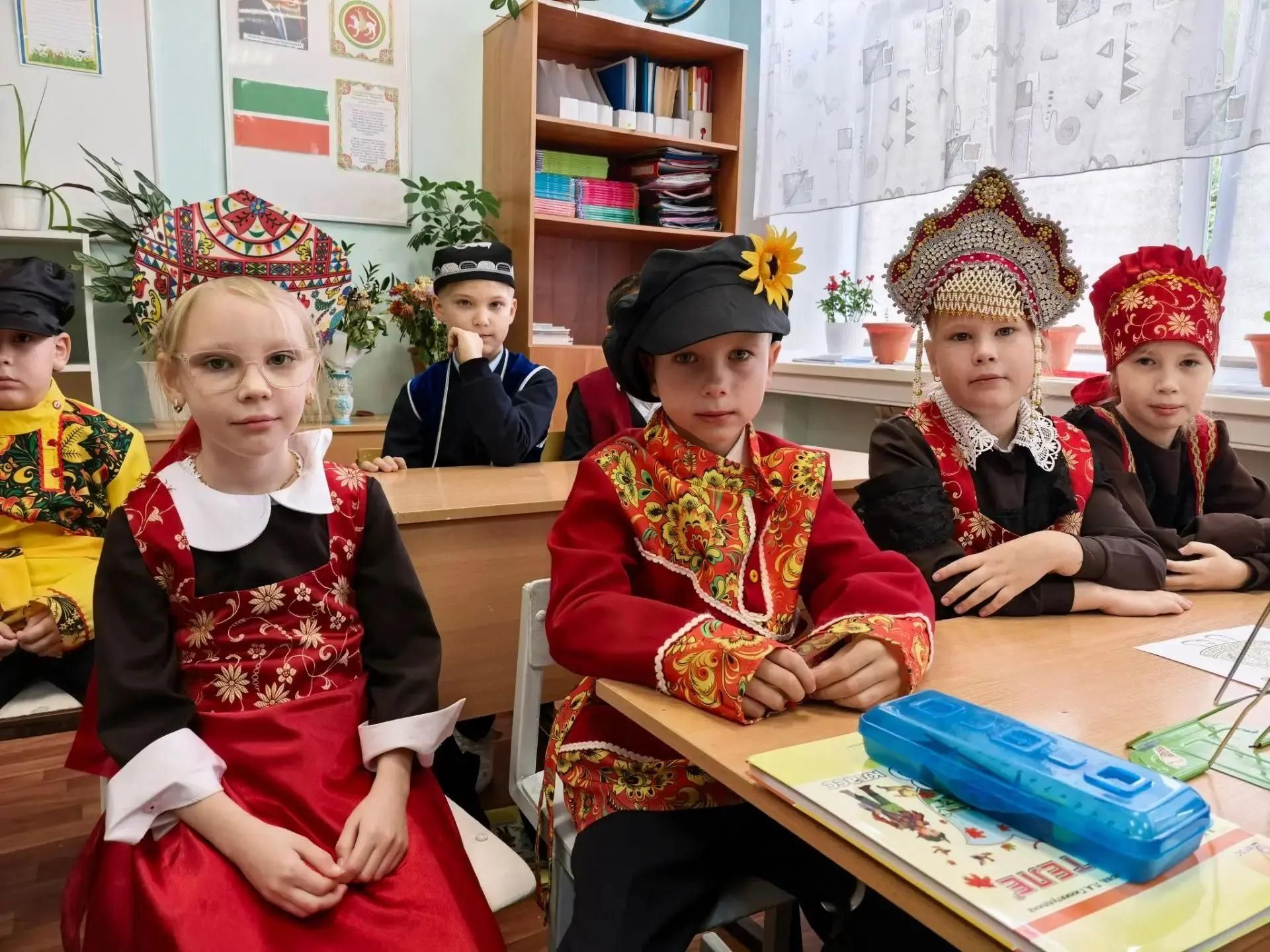 Орловские школьники присоединились к празднованию Дня языков народов России