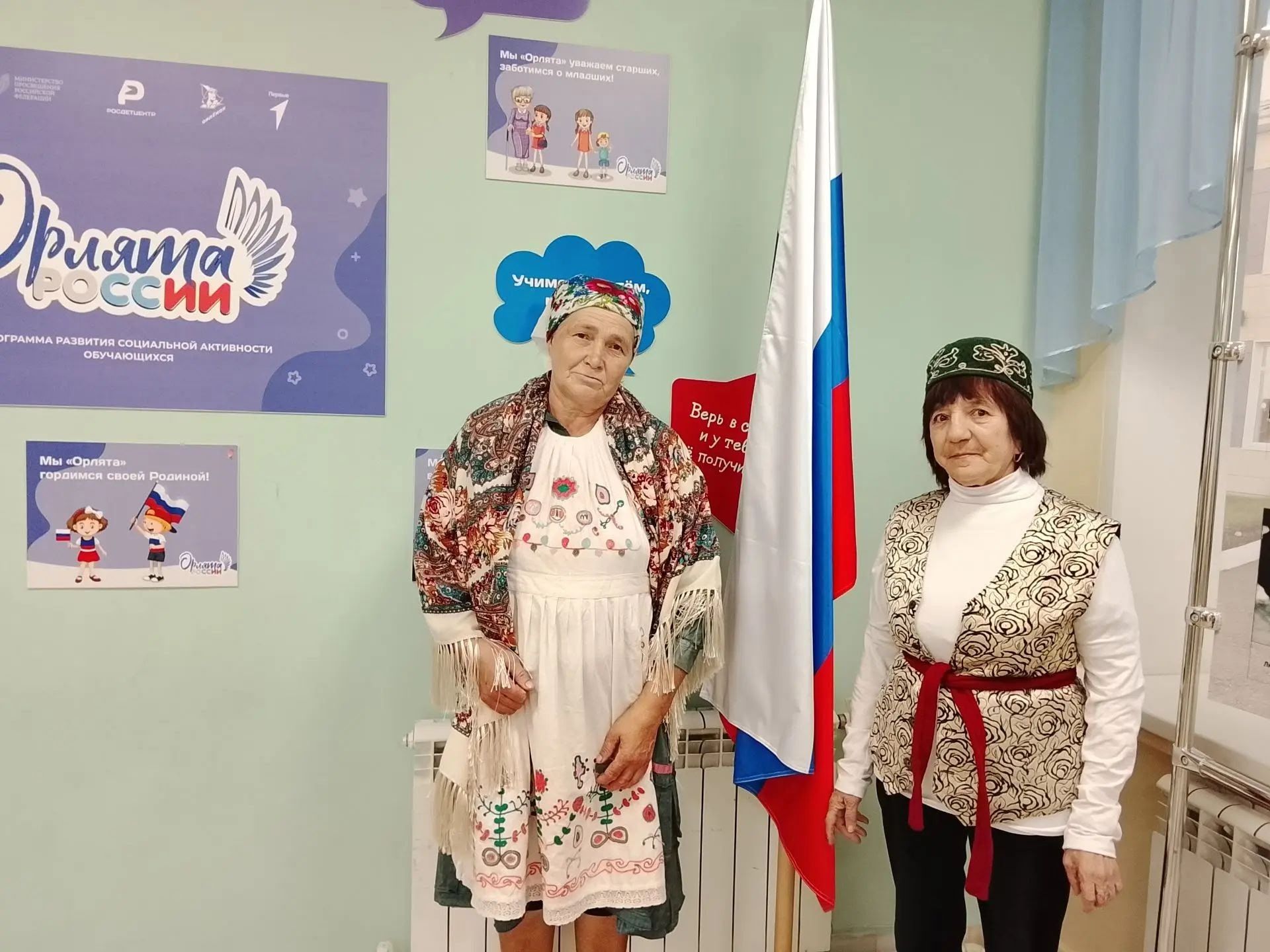 Познавательный час «Сила России — в единстве народов» прошёл в Сокуровской библиотеке