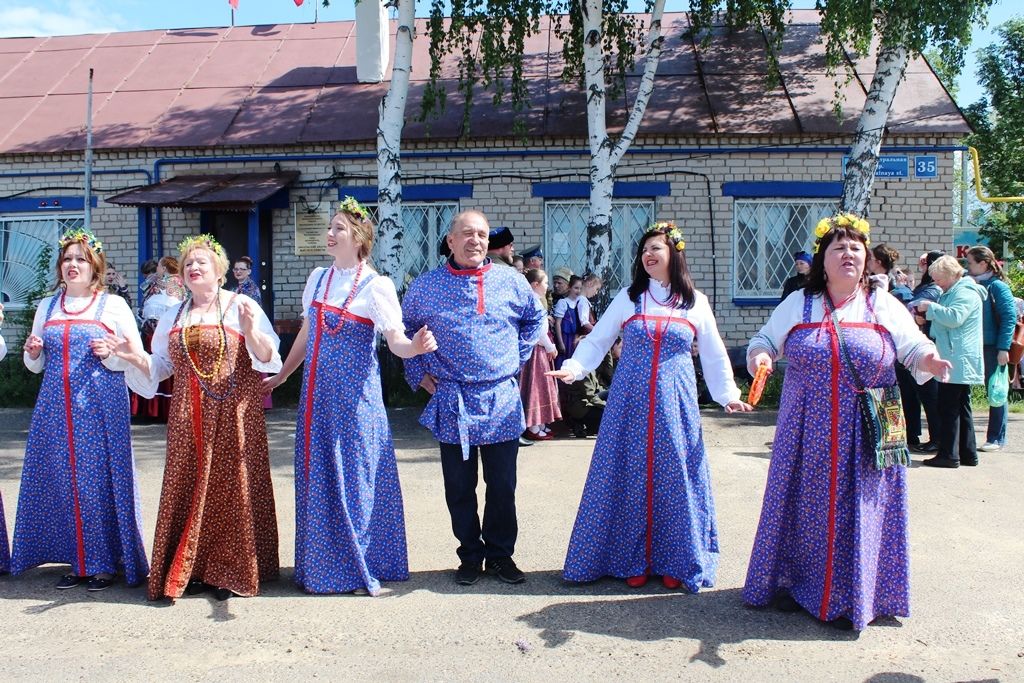 Каравон-2019. Народ танцует и поет, играет и водит хоровод. Фото Людмилы Никифоровой