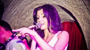Рэп-исполнительница Альбина Сафарова погибла в аварии