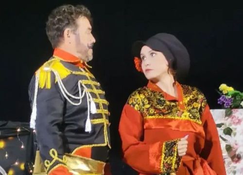 В сельском доме культуры прошла премьера водевиля «Дочь русского актёра»