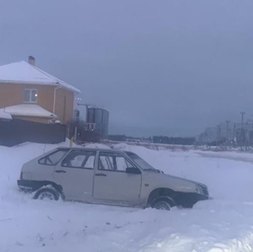 Рискуя женой и ребенком, водитель пытался скрыться от полиции