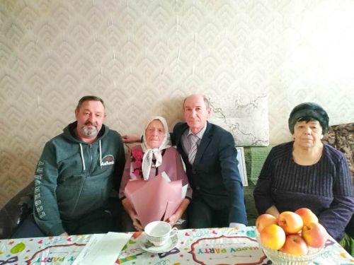 Поздравили  жительницу Лаишева с 95-летием