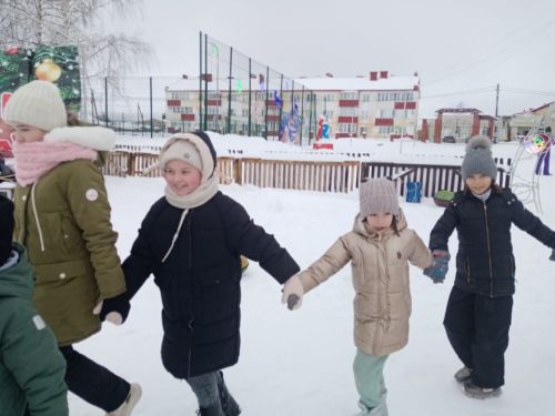 Новогодние праздники для лаишевских детей начались с активных игр на свежем воздухе