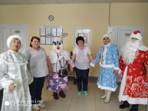 В первый день наступившего года поздравляли пациентов районной больницы в г. Лаишево