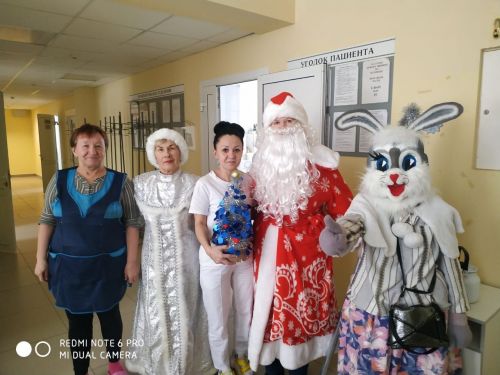 В первый день наступившего года поздравляли пациентов районной больницы в г. Лаишево