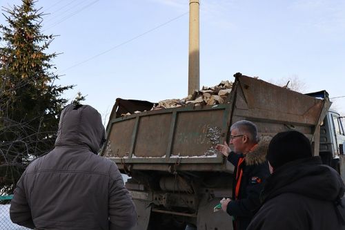 Отгрузили дрова для трех семей мобилизованных в Нармонке