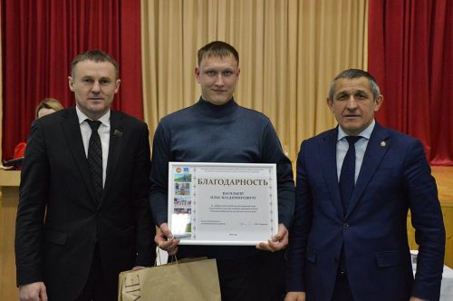 Наградили неравнодушных жителей Большекабанского поселения