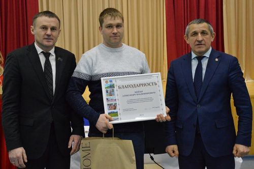 Наградили неравнодушных жителей Большекабанского поселения