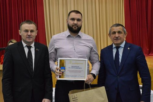 Наградили неравнодушных жителей Большекабанского поселения