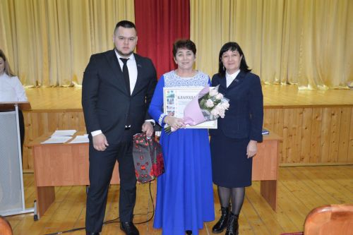 Пәрәү авылының актив яшәүчеләре бүләкләнде