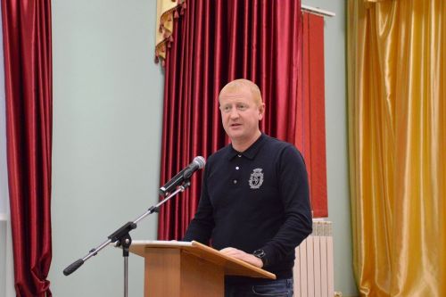 Жители Макаровского поселения проблемы решают сообща