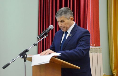 Жители Макаровского поселения проблемы решают сообща