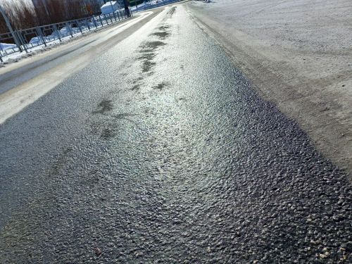 Будьте предельно осторожны: на дорогах возможна гололедица