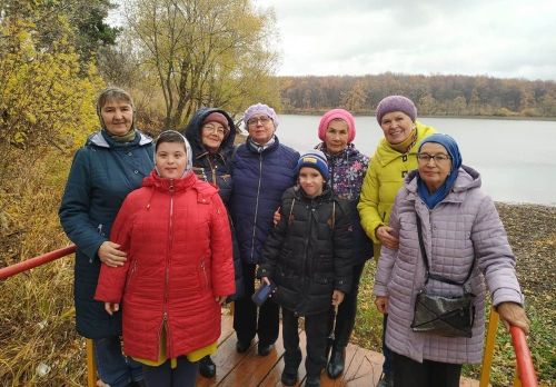 Члены творческих объединений Лаишевского РДК посетили земляков в интернате престарелых Больших Полянок