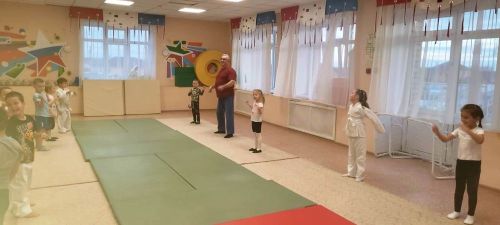 В  детском саду «Ромашка» прошел фестиваль дошкольного дзюдо, приуроченный к Дню отца