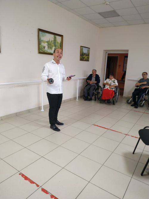 Члены творческих объединений Лаишевского РДК посетили земляков в интернате престарелых Больших Полянок