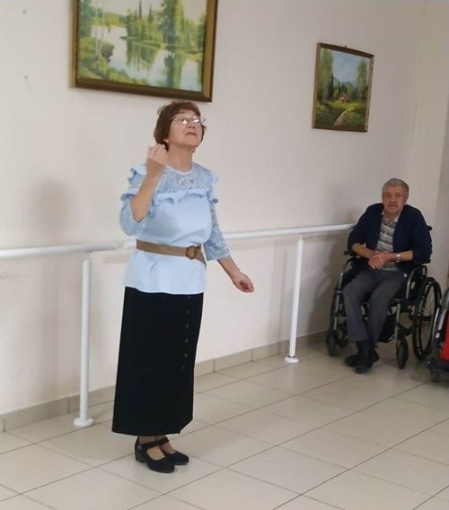 Члены творческих объединений Лаишевского РДК посетили земляков в интернате престарелых Больших Полянок