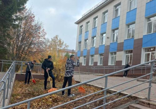 Жители Лаишева вышли на уборку городских улиц