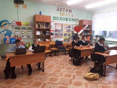 Олимпиада, листовки, рейд и викторина посвящались Всероссийской неделе безопасности дорожного движения