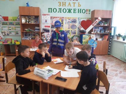 Олимпиада, листовки, рейд и викторина посвящались Всероссийской неделе безопасности дорожного движения