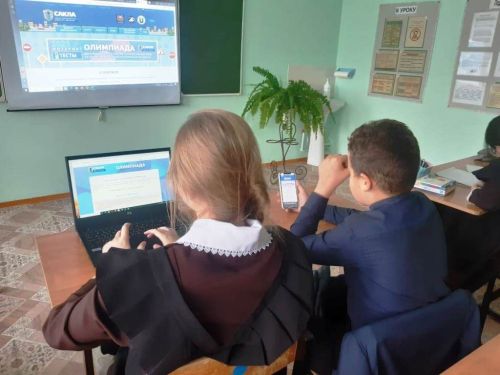 Олимпиада, листовки, рейд и викторина посвящались Всероссийской неделе безопасности дорожного движения