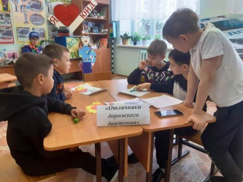 Олимпиада, листовки, рейд и викторина посвящались Всероссийской неделе безопасности дорожного движения