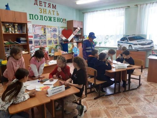 Олимпиада, листовки, рейд и викторина посвящались Всероссийской неделе безопасности дорожного движения