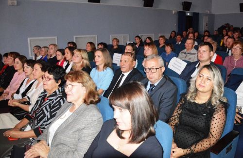 В РДК чествовали учителей Лаишевского района