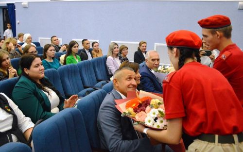 В День учителя чествовали педагогов-ветеранов и молодых учителей Лаишевского района