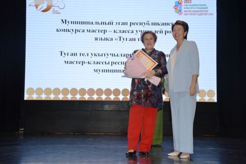 В День учителя чествовали педагогов-ветеранов и молодых учителей Лаишевского района