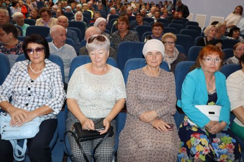 Сегодня в районном доме культуры чествовали самых уважаемых и мудрых людей Лаишевского района