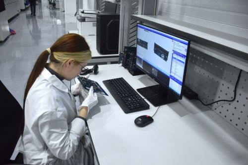 Яшь белгечләр Лаеш районындагы яңа ICL заводының җитештерү куәтләрен үзләштерә