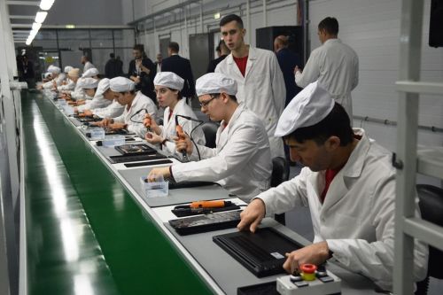 Яшь белгечләр Лаеш районындагы яңа ICL заводының җитештерү куәтләрен үзләштерә