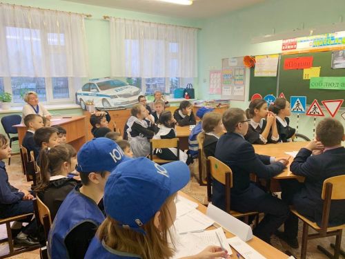 В Пелевской школе День памяти жертв ДТП отмечают