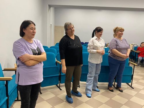 В мероприятии ко Дню матери соревновались и мамы и дети